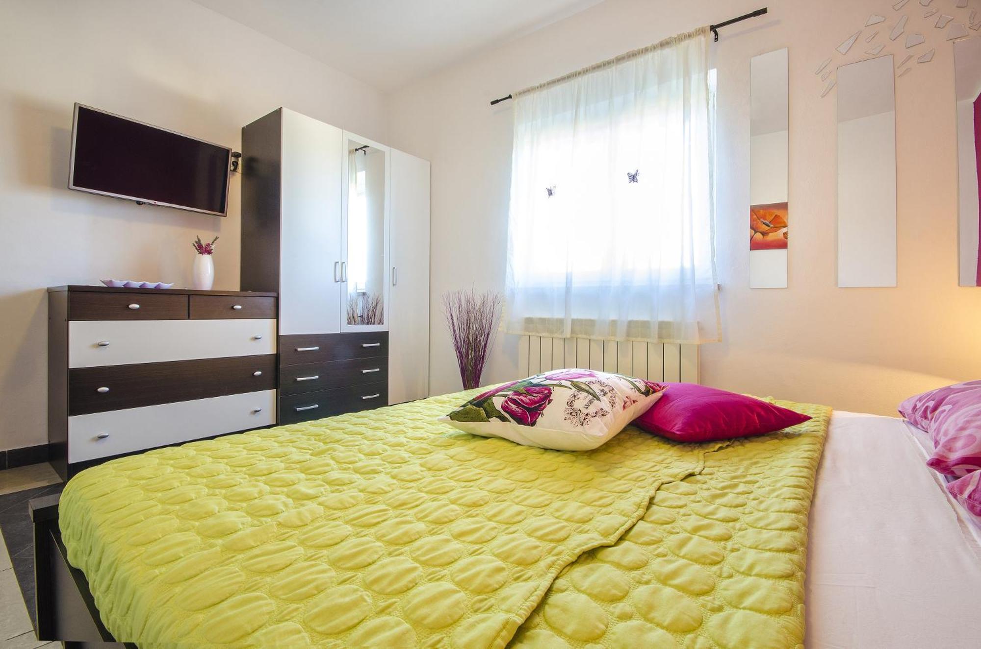 Apartment And Room Marlen ロヴィンスコ・セロ 部屋 写真