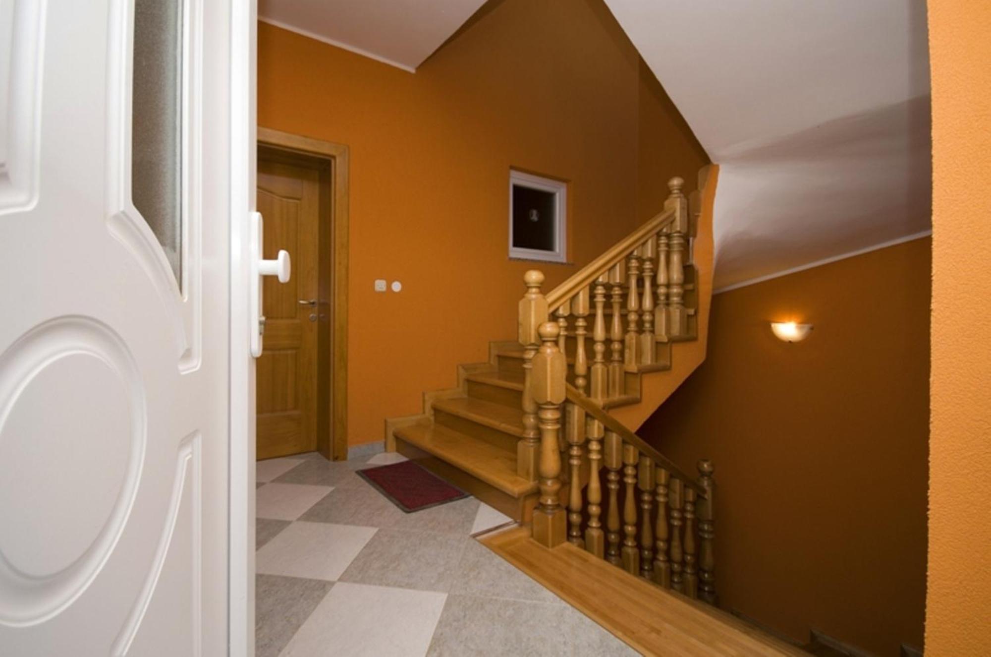 Apartment And Room Marlen ロヴィンスコ・セロ エクステリア 写真