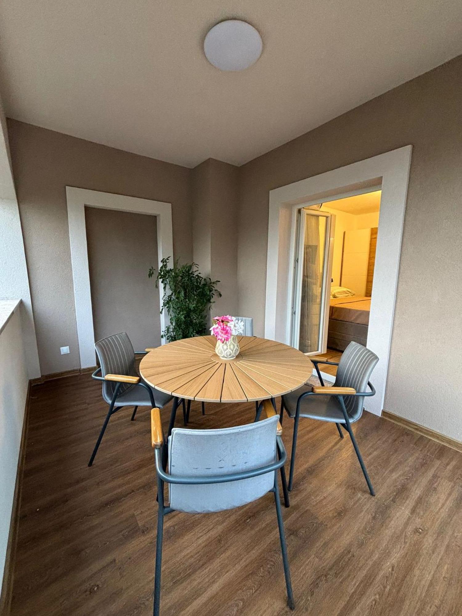 Apartment And Room Marlen ロヴィンスコ・セロ エクステリア 写真